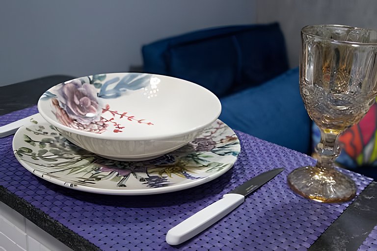 Excelente Apartamento com Ar Condicionado- Zona 07