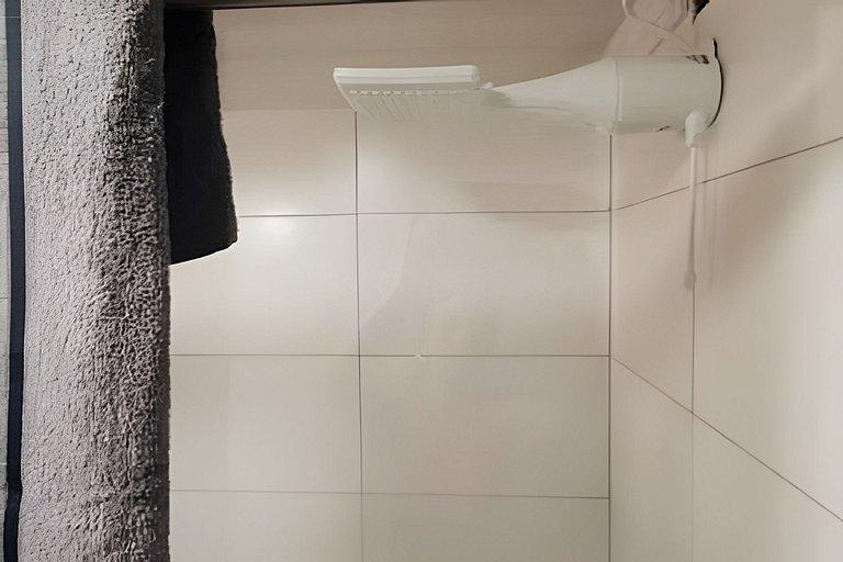 Apto Lindo com Ar condicionado ao lado da UEM