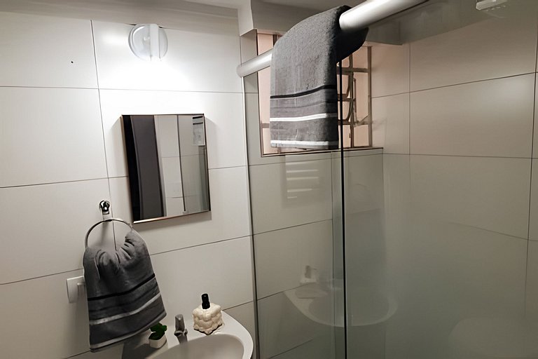 Apto 3 Quartos ao Lado da UEM - JD Universitário