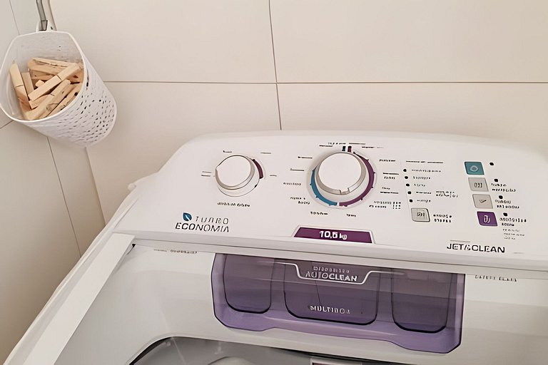 Apto Lindo com Ar condicionado ao lado da UEM